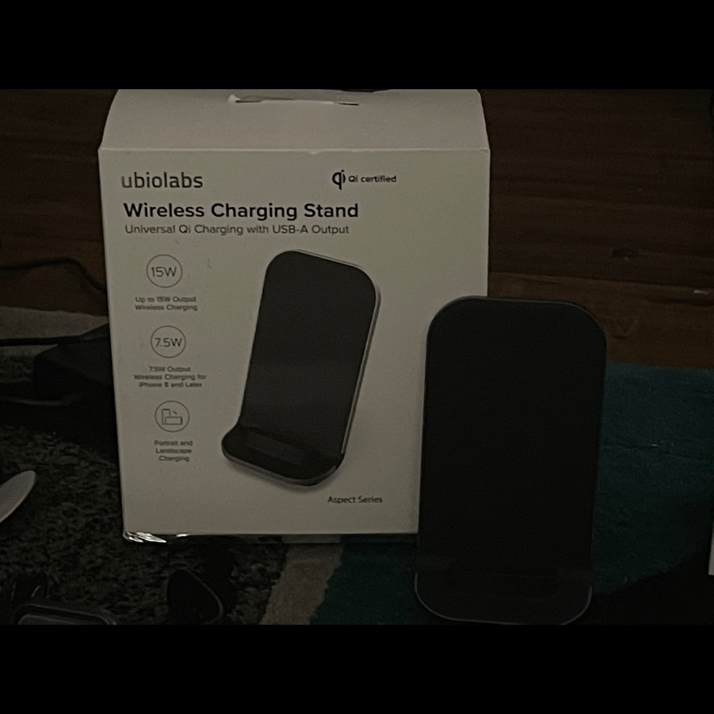 Wireless iOS and android charger